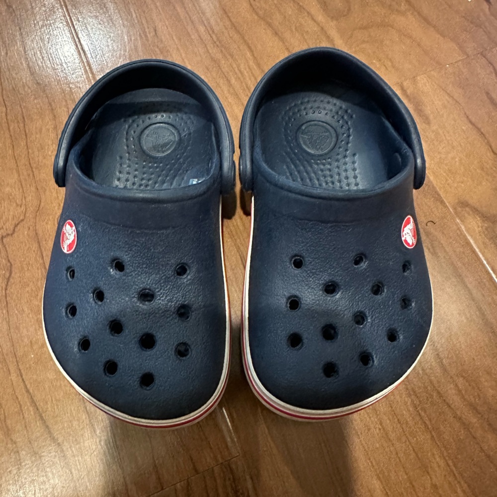 Toddler size crocs C5